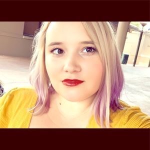 Meet your Posher, Alyssa